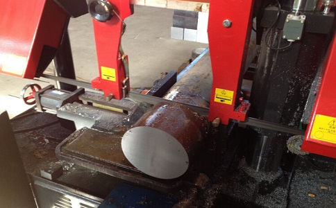 德兴卧式带锯床加工时出现明显振荡如何排查？